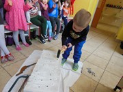 Šroubujeme, zatloukáme, vrtáme a řežeme -polytechnika ve školce